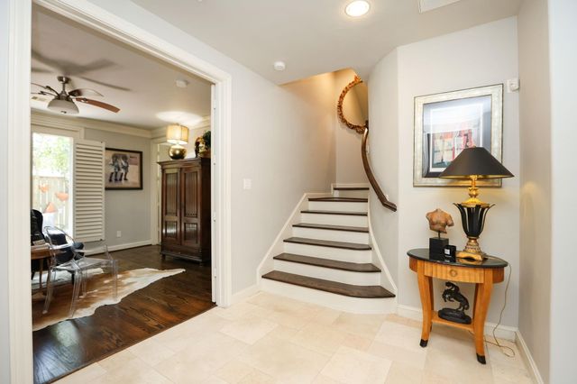 10901 Upland Park, Houston, TX 77043
