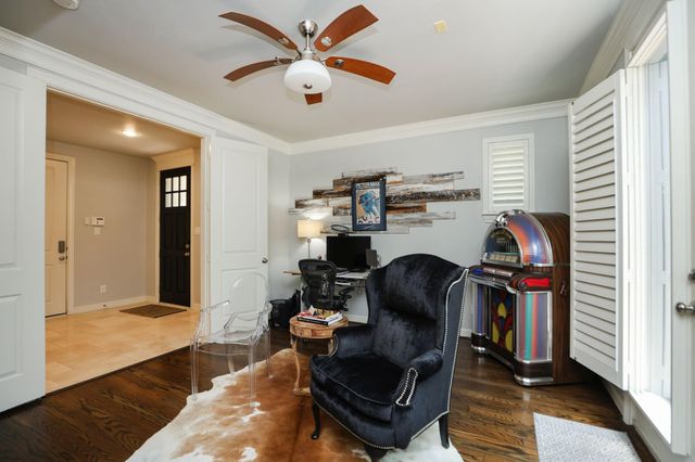 10901 Upland Park, Houston, TX 77043