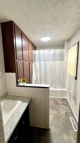 502 7th Street, Monett, MO 65708