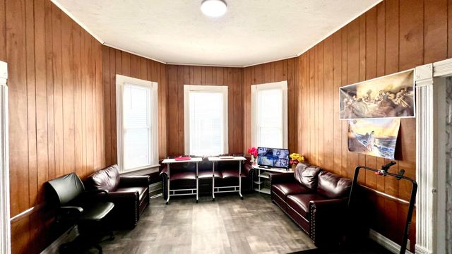 502 7th Street, Monett, MO 65708