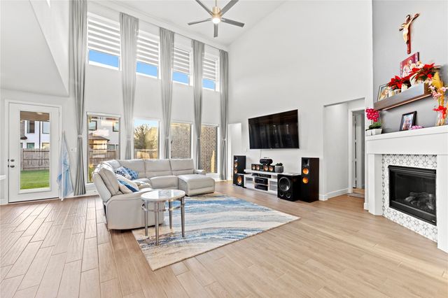 4823 Parkgate Avenue, Fulshear, TX 77441