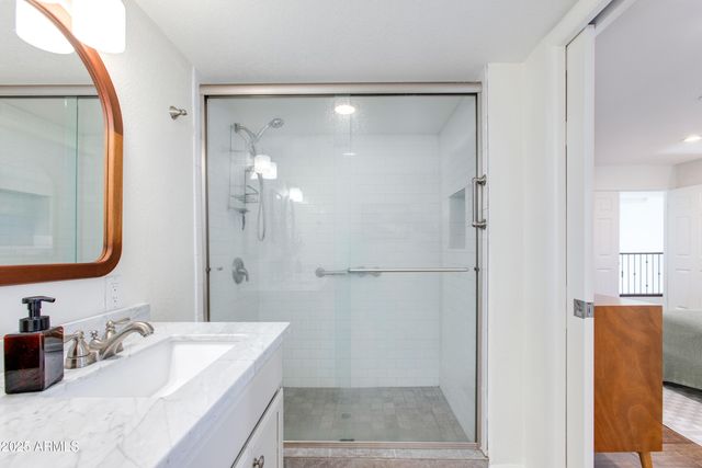 10 W GEORGIA Avenue 6, Phoenix, AZ 85013