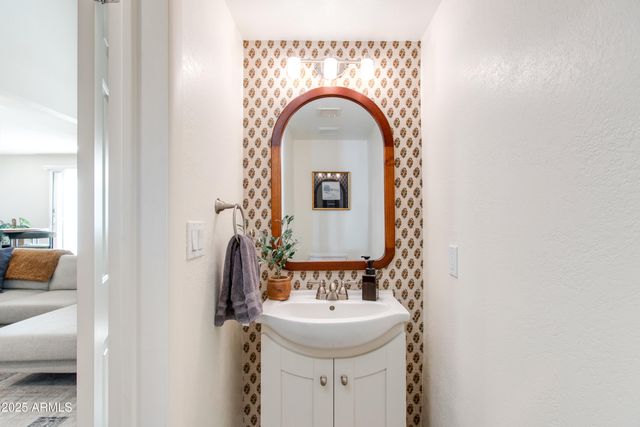 10 W GEORGIA Avenue 6, Phoenix, AZ 85013