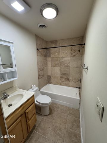 957 Thorngrove Pike, Strawberry Plains, TN 37871