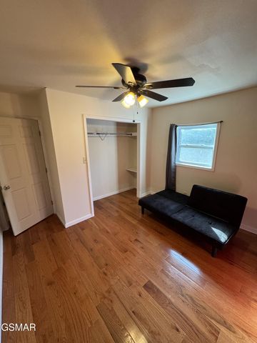 957 Thorngrove Pike, Strawberry Plains, TN 37871