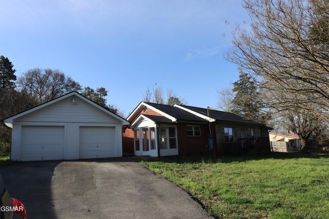957 Thorngrove Pike, Strawberry Plains, TN 37871