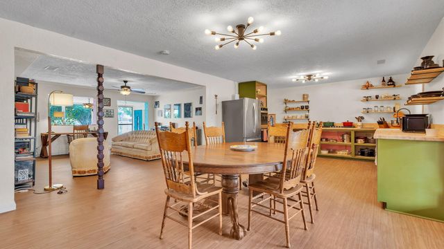 2707 Floral Road NW, Albuquerque, NM 87104