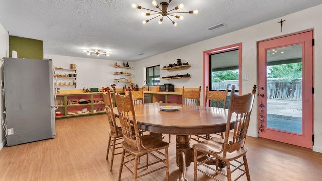 2707 Floral Road NW, Albuquerque, NM 87104