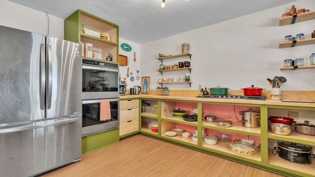 2707 Floral Road NW, Albuquerque, NM 87104