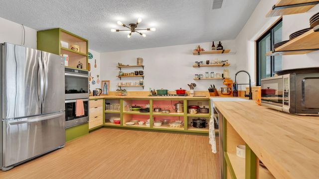 2707 Floral Road NW, Albuquerque, NM 87104