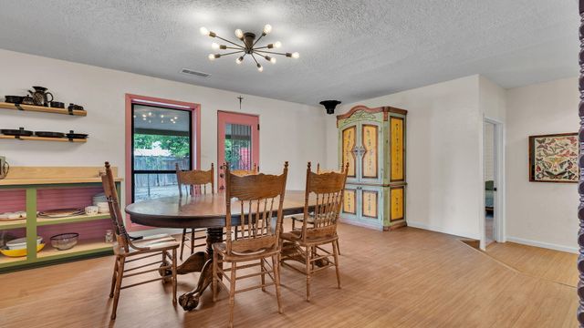 2707 Floral Road NW, Albuquerque, NM 87104
