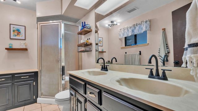 2707 Floral Road NW, Albuquerque, NM 87104
