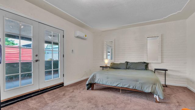 2707 Floral Road NW, Albuquerque, NM 87104