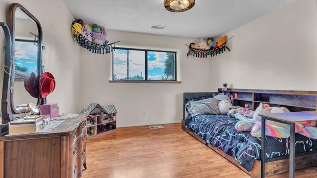 2707 Floral Road NW, Albuquerque, NM 87104