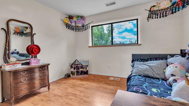 2707 Floral Road NW, Albuquerque, NM 87104