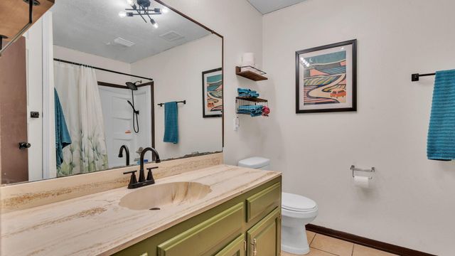 2707 Floral Road NW, Albuquerque, NM 87104