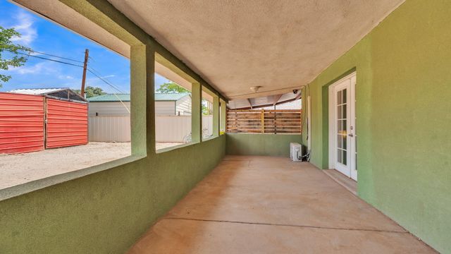2707 Floral Road NW, Albuquerque, NM 87104