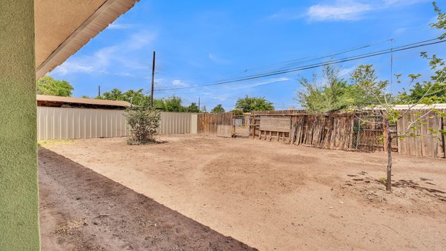 2707 Floral Road NW, Albuquerque, NM 87104