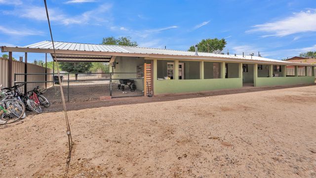 2707 Floral Road NW, Albuquerque, NM 87104