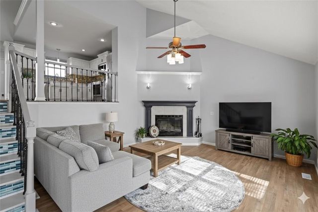 15614 Pebble Terrace, Basehor, KS 66007