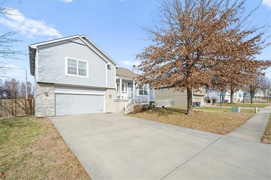 15614 Pebble Terrace, Basehor, KS 66007