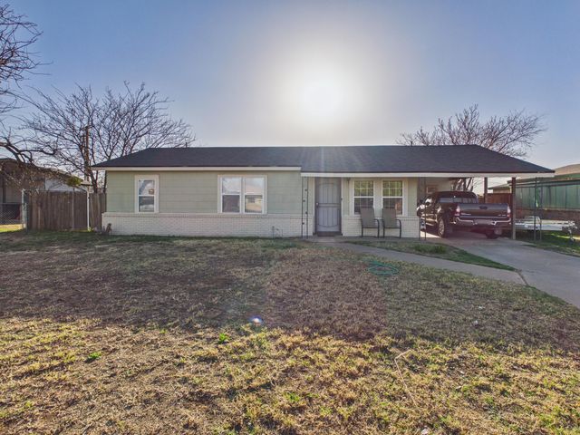 2804 Vanda Avenue, Lubbock, TX 79404