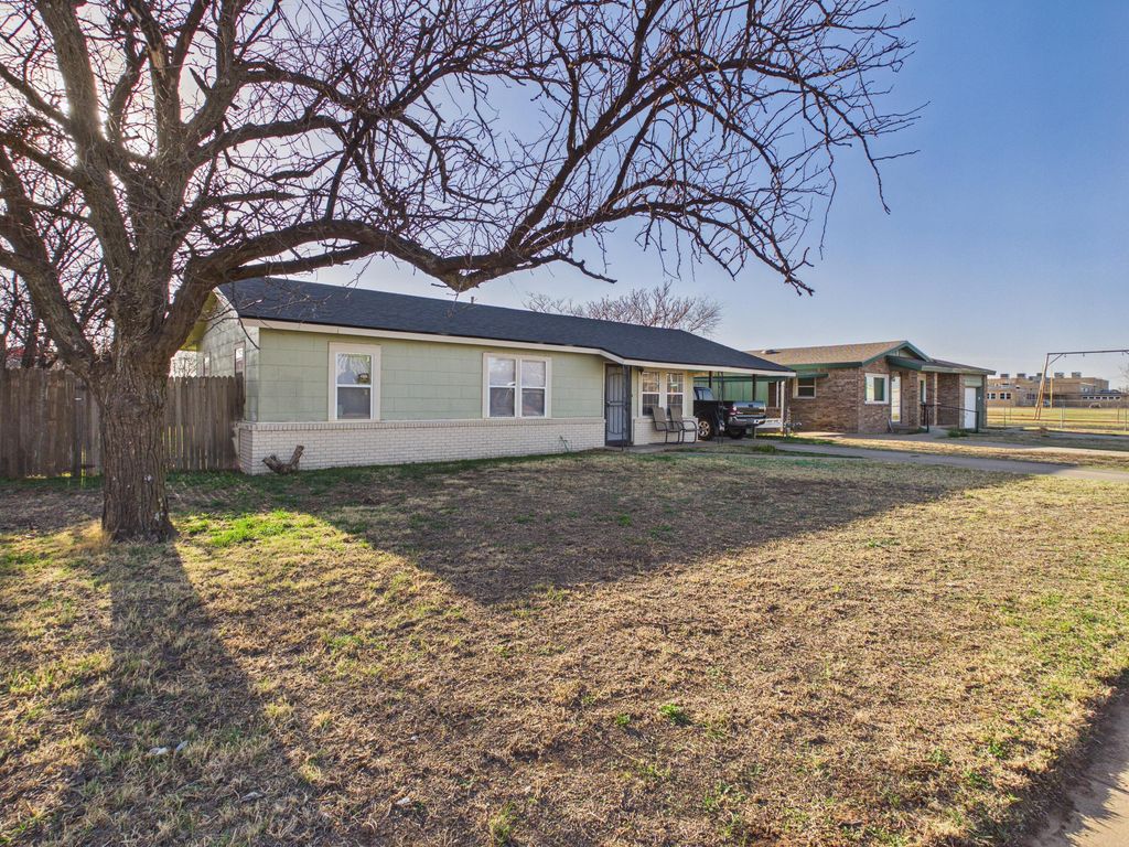 2804 Vanda Avenue, Lubbock, TX 79404