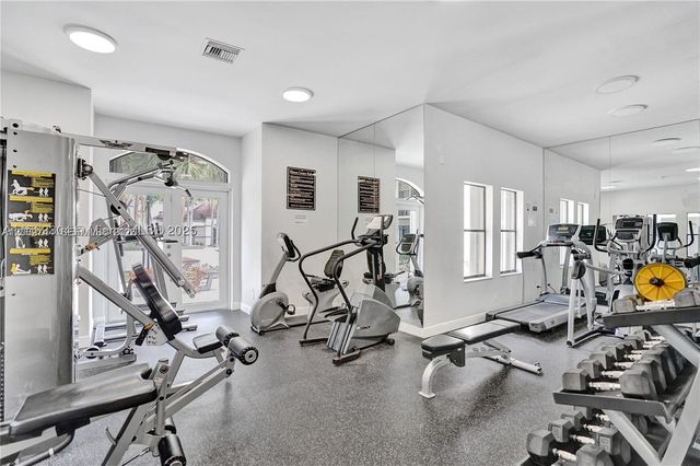 560 S Park 7-23 7-23, Hollywood, FL 33021