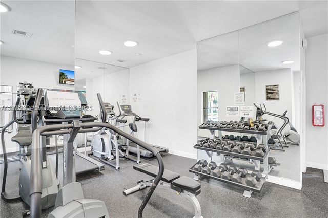 560 S Park 7-23 7-23, Hollywood, FL 33021