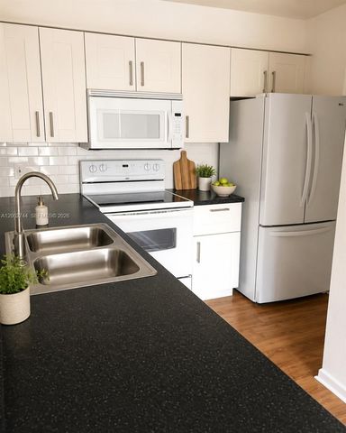 560 S Park 7-23 7-23, Hollywood, FL 33021