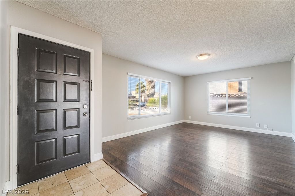 7048 Grasswood Drive, Las Vegas, NV 89147 — photo 3