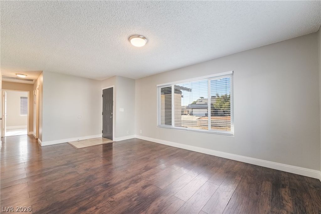 7048 Grasswood Drive, Las Vegas, NV 89147 — photo 4