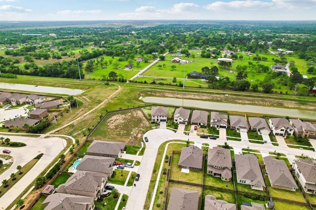 13525 Seneca Lake Drive, Texas City, TX 77568