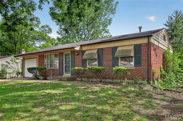 1742 Bradshaw Drive, St Louis, MO 63136