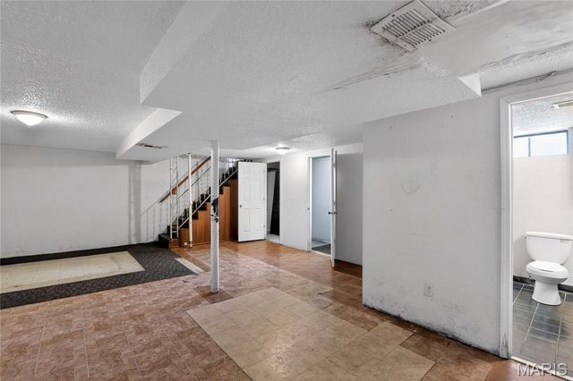 1742 Bradshaw Drive, St Louis, MO 63136