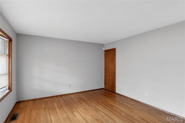 1742 Bradshaw Drive, St Louis, MO 63136
