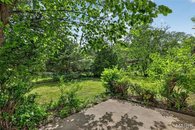 1742 Bradshaw Drive, St Louis, MO 63136