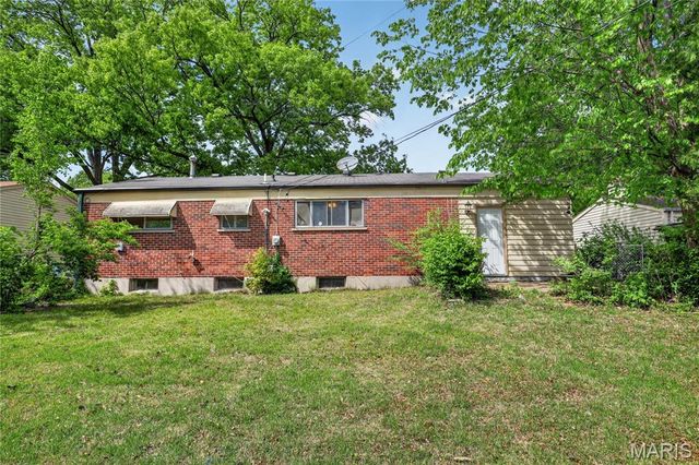 1742 Bradshaw Drive, St Louis, MO 63136
