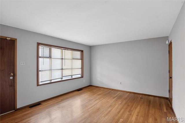 1742 Bradshaw Drive, St Louis, MO 63136