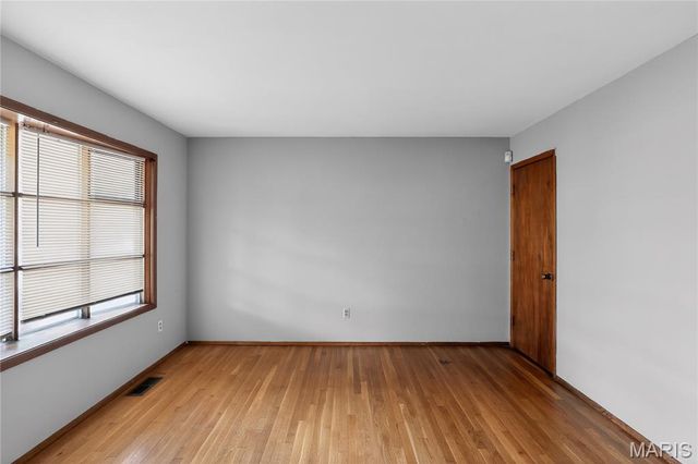 1742 Bradshaw Drive, St Louis, MO 63136