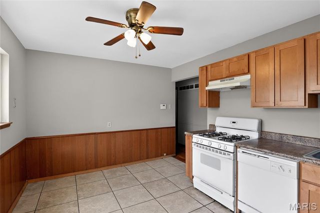 1742 Bradshaw Drive, St Louis, MO 63136