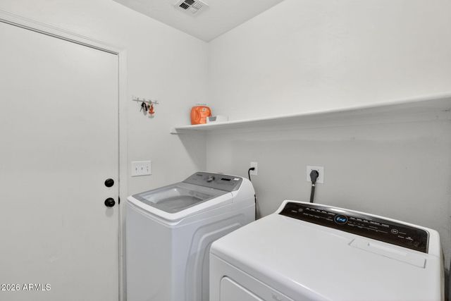 1365 W VAUGHN Avenue W, Gilbert, AZ 85233