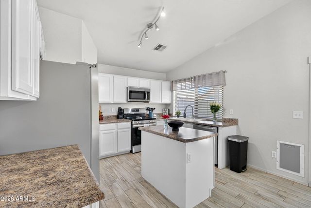 1365 W VAUGHN Avenue W, Gilbert, AZ 85233