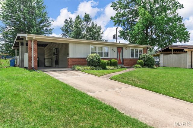 2700 Suffolk Place, Florissant, MO 63033