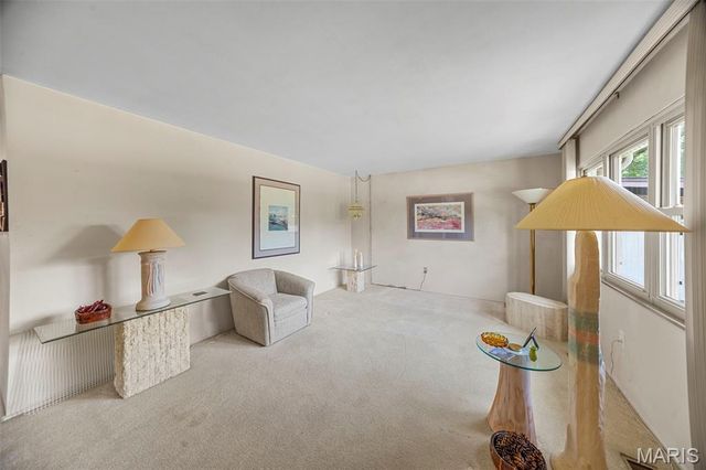 2700 Suffolk Place, Florissant, MO 63033