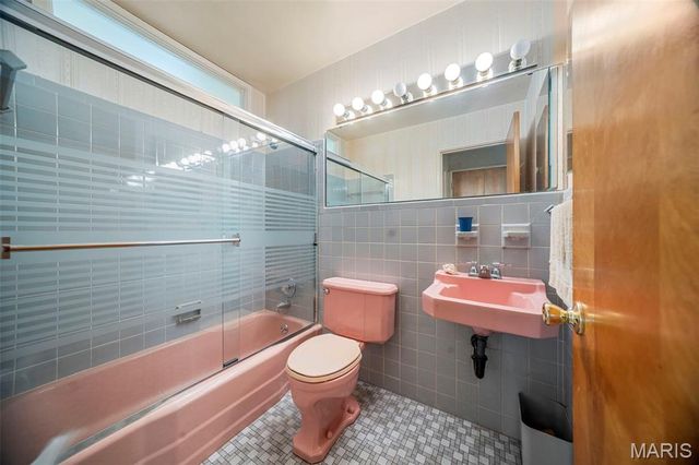2700 Suffolk Place, Florissant, MO 63033