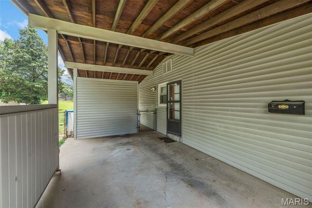 2700 Suffolk Place, Florissant, MO 63033