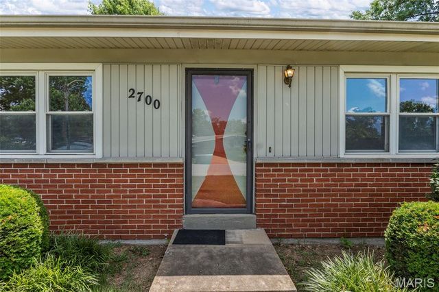 2700 Suffolk Place, Florissant, MO 63033