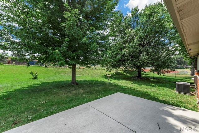 2700 Suffolk Place, Florissant, MO 63033