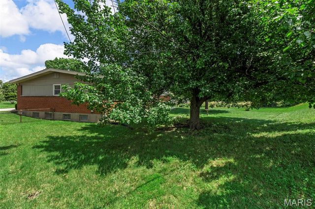 2700 Suffolk Place, Florissant, MO 63033